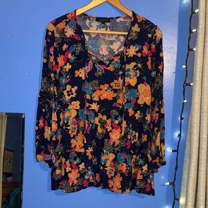 💙👕🌺🌼Rachel Zoe Floral Blouse - Navy and Multicolor
